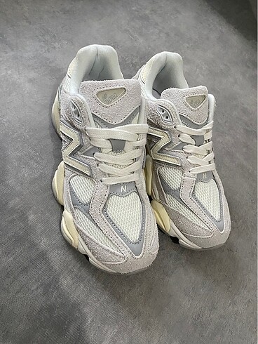 38 Beden ten rengi Renk New Balance 9060