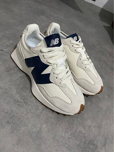 New balance 327 Moonbeam Outerspace