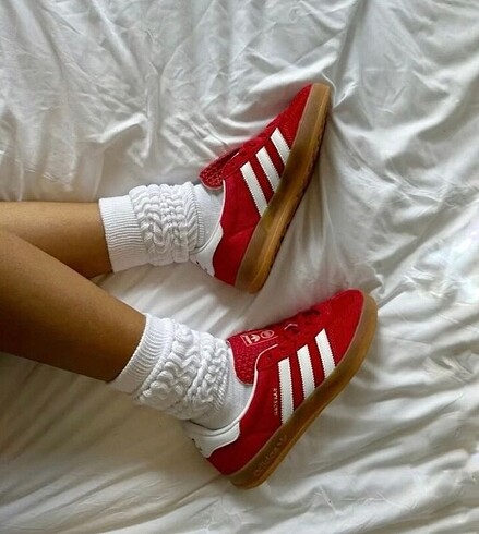 Gazelle Red