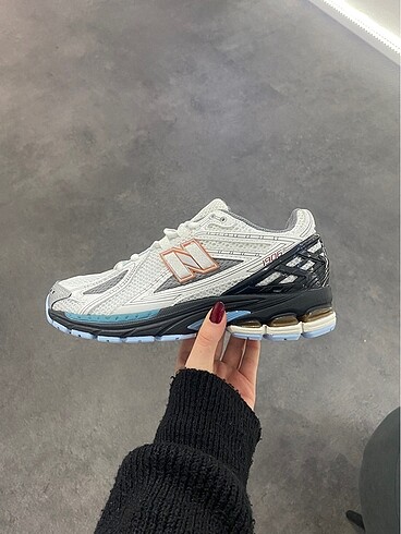 New balance 1906R