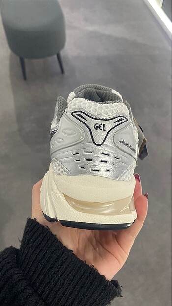37 Beden gri Renk Asics