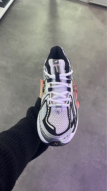 38 Beden beyaz Renk New balance 1906R