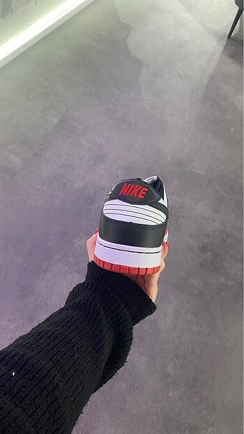 Nike Nile.