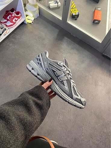 New balance 1906R