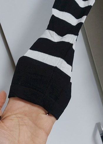 Siyah Beyaz Çizgili Uzun Triko Elbise - Görsel 4