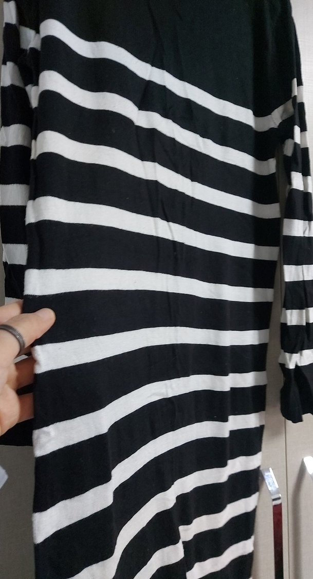 Siyah Beyaz Çizgili Uzun Triko Elbise - Görsel 2