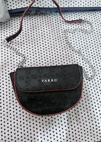 Vakko Zincir Detaylı Siyah Deri Çanta