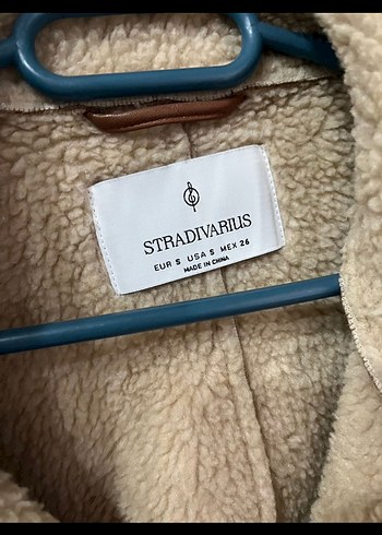 Stradivarius Bej Süet Kürklü Mini Kadın Ceket