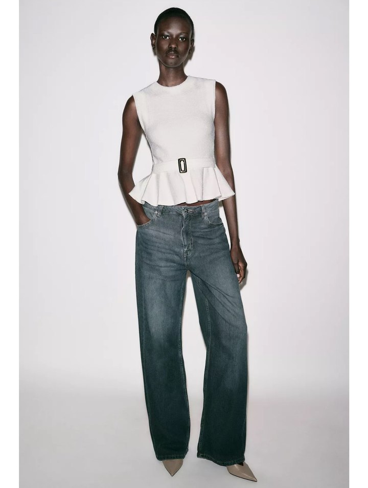 Kemer Detaylı Beyaz Kolsuz Mini Kadın Yelek - Görsel 2