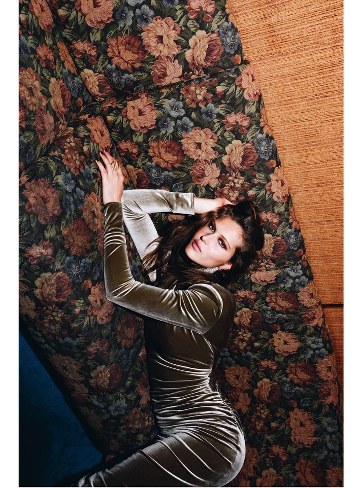 Bej Kadın Uzun Drapeli Süet Elbise - Görsel 4