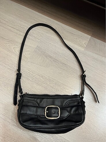 Mango y2k vintage deri kemerli çanta mng