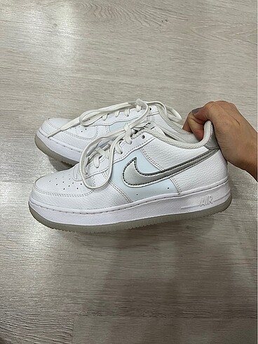 36 Beden nike air force 1 metallic silver swoosh gs