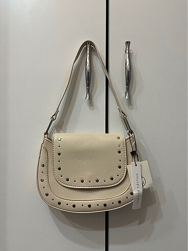 stradivarius zımbalı çanta