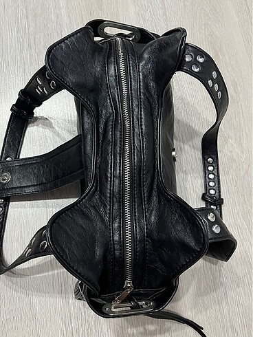 Beden siyah Renk Bershka zımbalı grunge goth çanta viral y2k