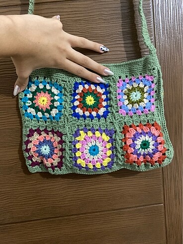 Zara El Örgüsü desenli çanta