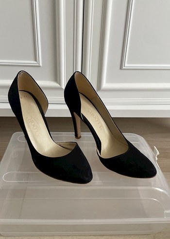 Siyah Süet Stiletto Kadın Topuklu Ayakkabı
