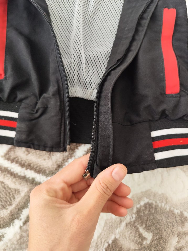 Kırmızı Siyah Erkek Çocuk Fermuarlı Ceket - Görsel 3
