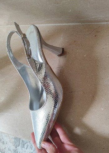 Gri Yılan Desenli Stiletto Tokalı Kadın Ayakkabı - Görsel 4