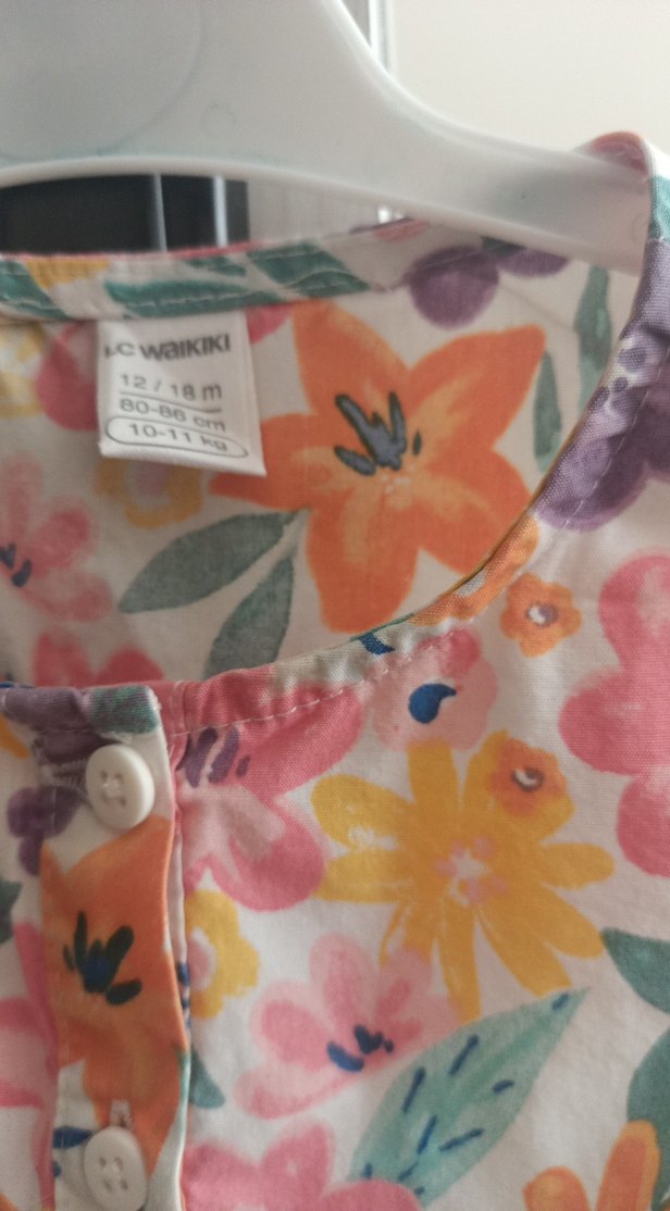 Çiçek Desenli Kolsuz Kız Elbisesi - Görsel 2