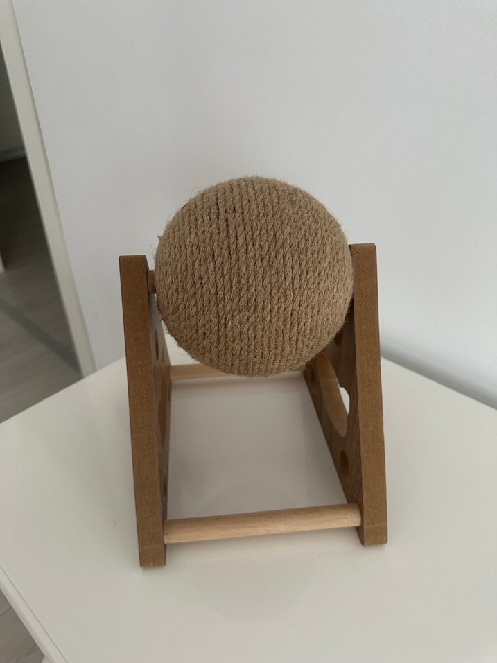 Bej Kedi Tırmalama Topu Ahşap Standlı - Görsel 2