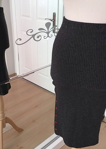 Düğmeli Gri Triko Midi Etek - Görsel 4