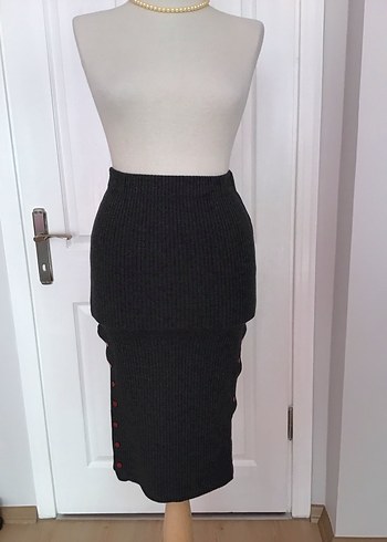 Düğmeli Gri Triko Midi Etek - Görsel 3