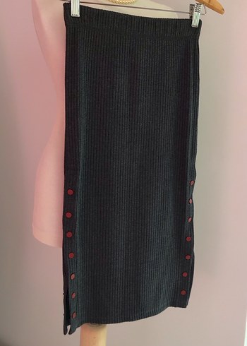 Düğmeli Gri Triko Midi Etek - Görsel 14