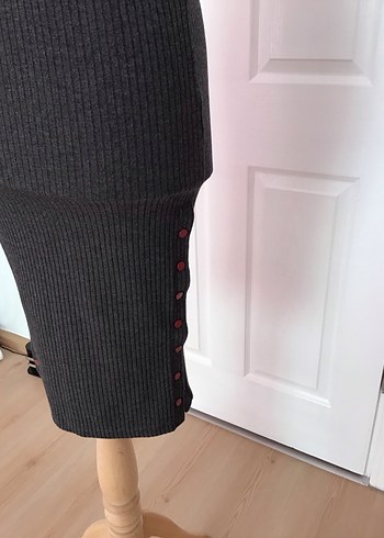 Düğmeli Gri Triko Midi Etek - Görsel 5