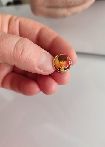 Gold Renkli Atatürk rozeti - Görsel 6