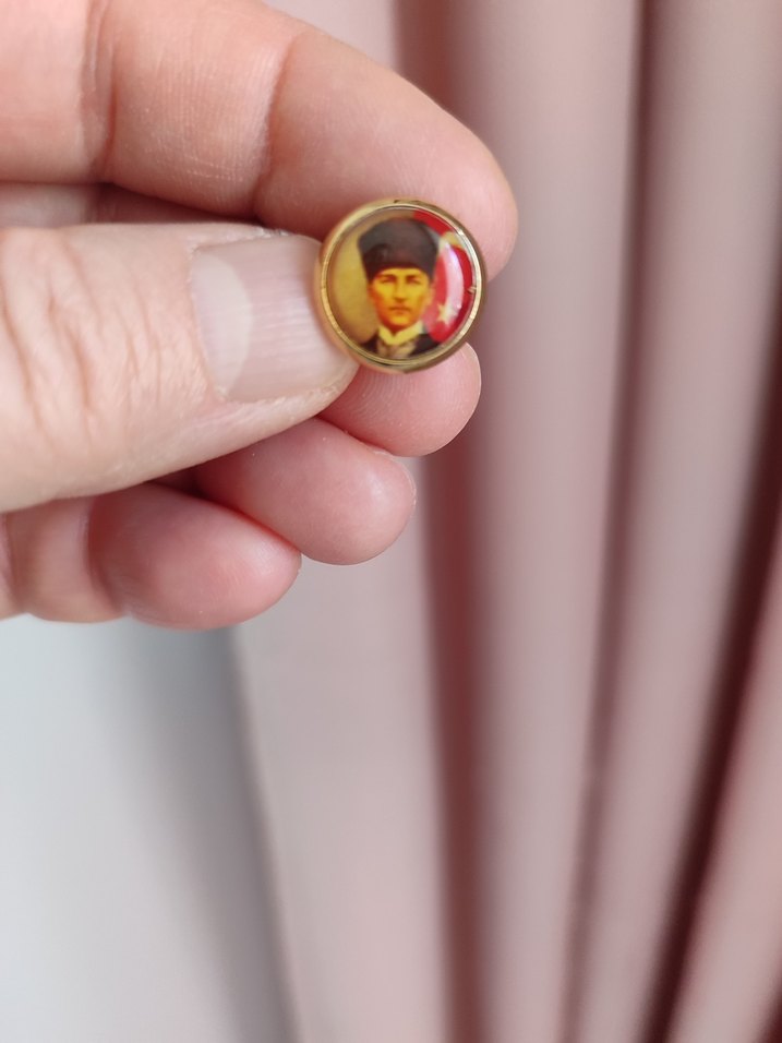 Gold Renkli Atatürk rozeti - Görsel 5