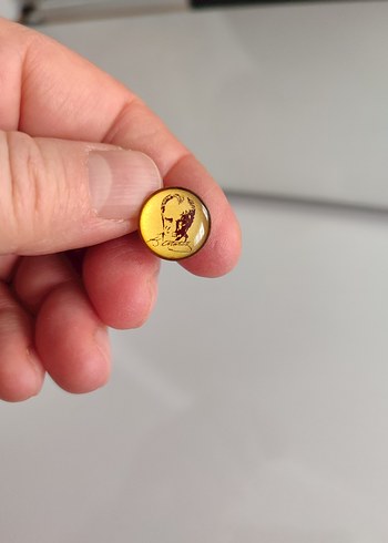 Gold renk Atatürk rozeti - Görsel 3