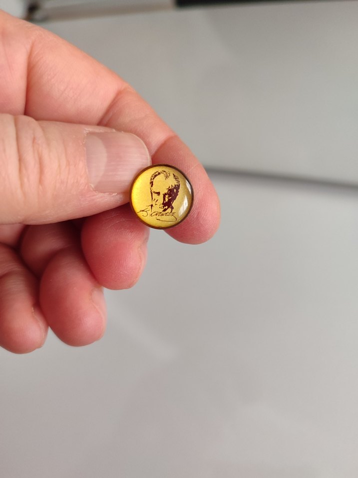 Gold renk Atatürk rozeti - Görsel 3