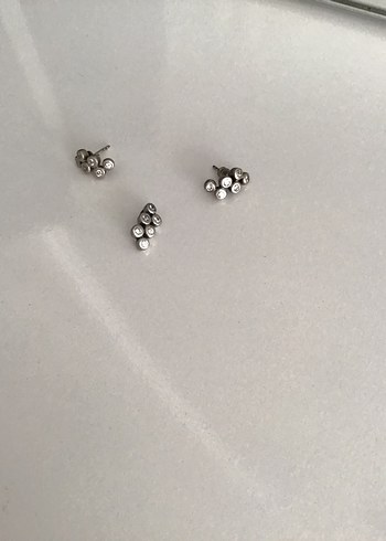 H&M Gri çelik taşlı mini küpeler ve kolye ucu
