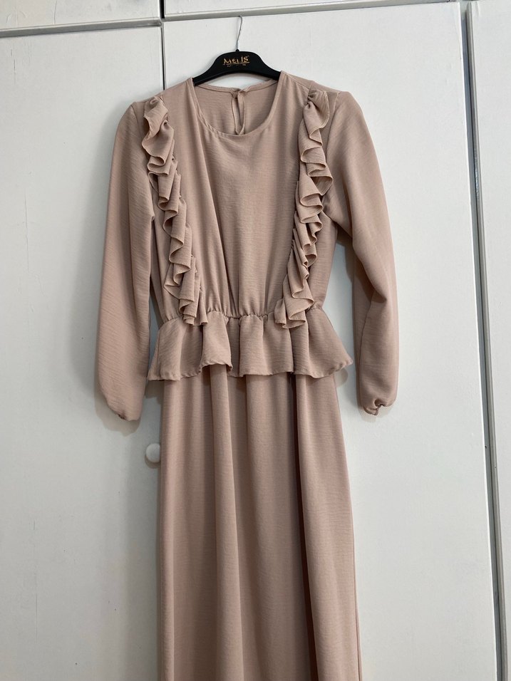 Bej Uzun Kollu Fırfırlı Elbise - Görsel 3