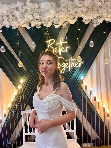 Beyaz Nikah, Söz, Nişan elbisesi