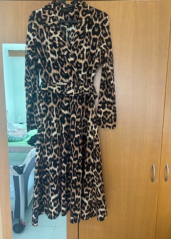 Kahverengi Leopar Desenli Uzun Kollu Kadın Elbise
