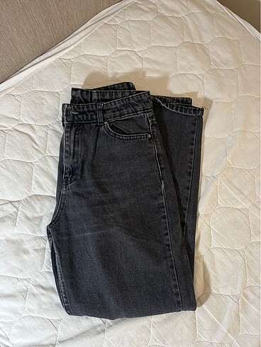 mom jean