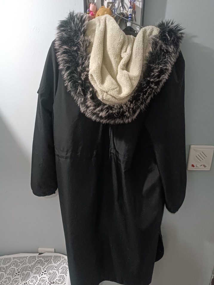 Siyah Uzun Kadın Ceket Kürklü Kapüşonlu - Görsel 2