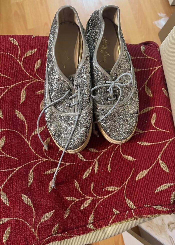 Pullu spor ayakkabı - Görsel 2