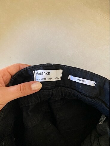 xs Beden siyah Renk bershka kot şort
