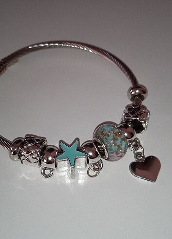 Mavi Charm 