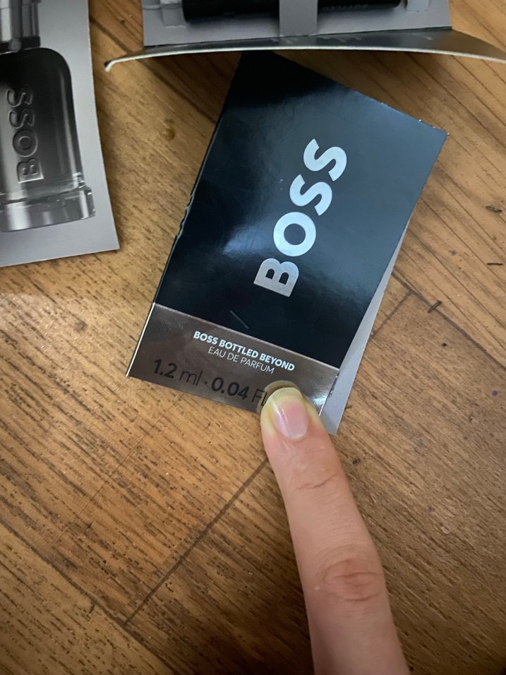 BOSS Erkek Parfüm Numunesi Siyah - Görsel 2