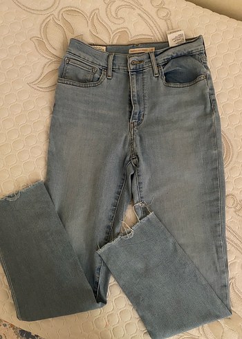 Levis Jean