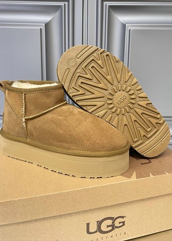 UGG W CLASSİC ULTRA MİNİ PLATFORM BOT