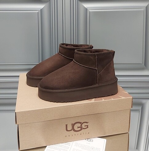 UGG W CLASSİC ULTRA MİNİ PLATFORM BOT BURN CEDAR