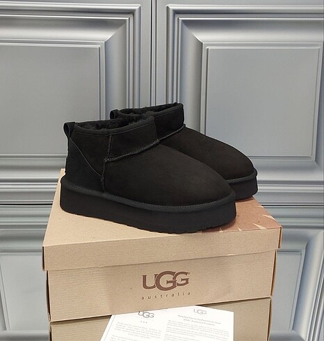 UGG W CLASSİC ULTRA MİNİ PLATFORM BOT SİYAH