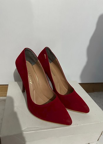 Klasik Kırmızı Süet Stiletto Topuklu Kadın Ayakkabı