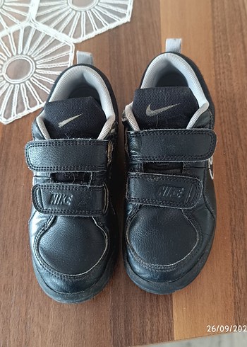 28 Beden Nike Siyah Erkek Çocuk Spor Ayakkabı