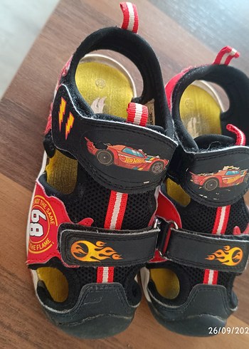 28 Beden Renkli Baskılı Erkek Çocuk Biker Sandalet