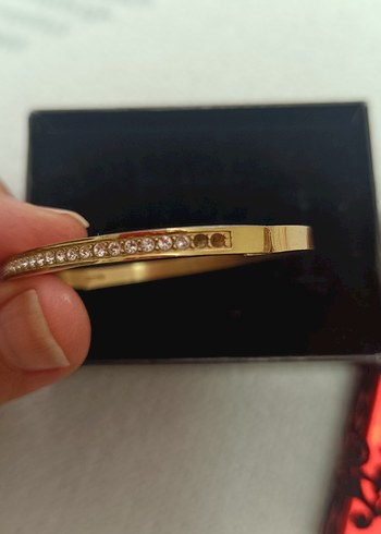 Parıltılı Altın Sıra Taşlı Bileklik - Görsel 3